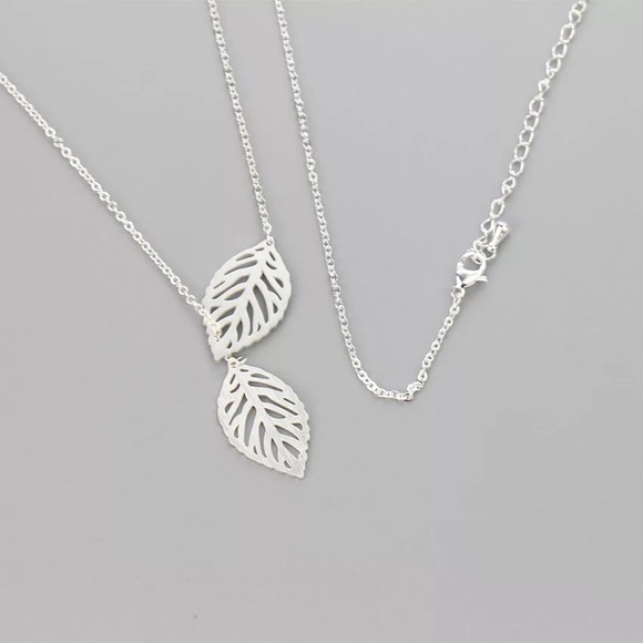 3/25⚡️Filagree Leaf stainless steel necklace - Picture 7 of 8